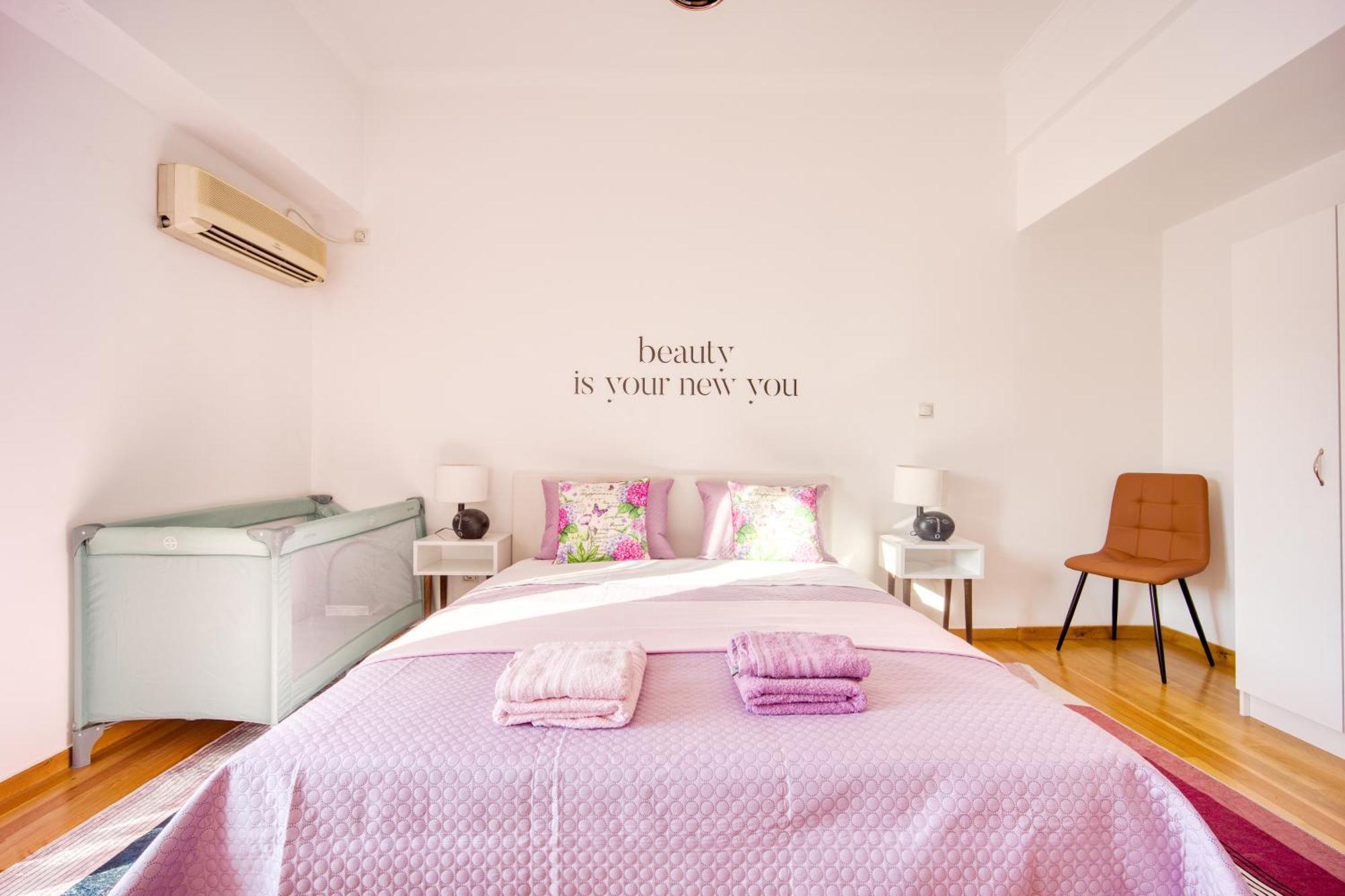 Royal Embassy Apartment เอเธนส์ ภายนอก รูปภาพ