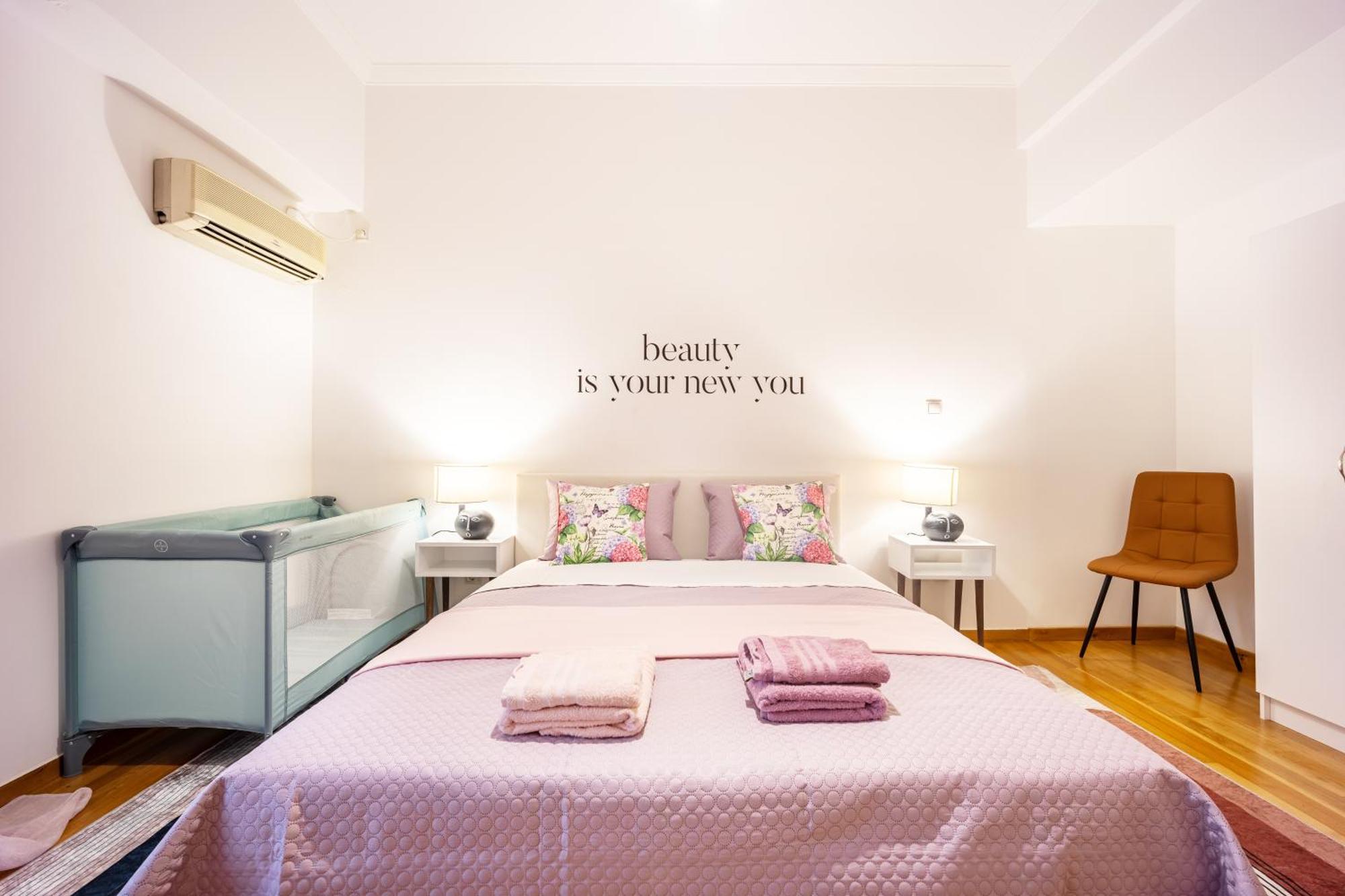 Royal Embassy Apartment เอเธนส์ ภายนอก รูปภาพ
