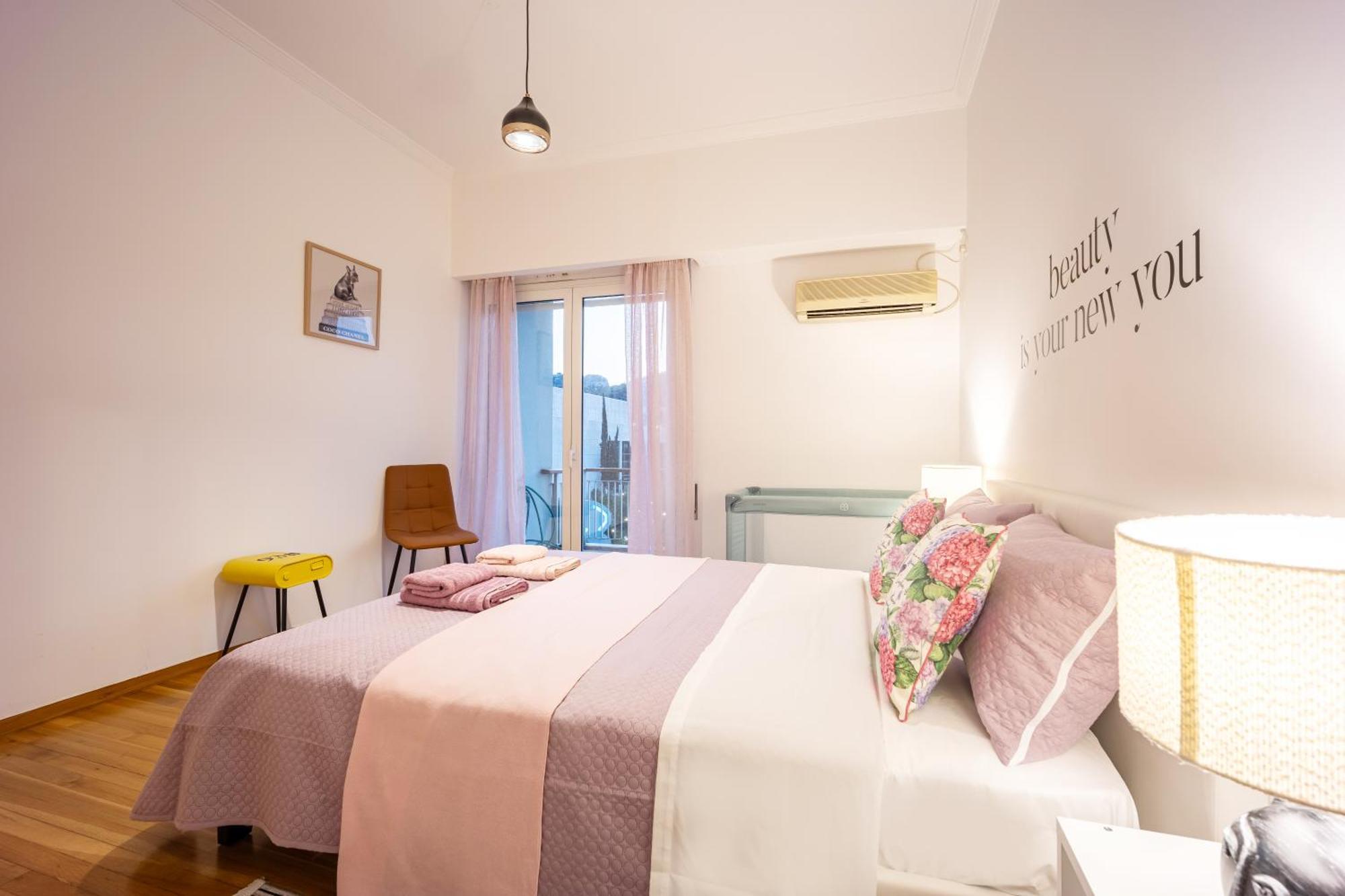 Royal Embassy Apartment เอเธนส์ ภายนอก รูปภาพ